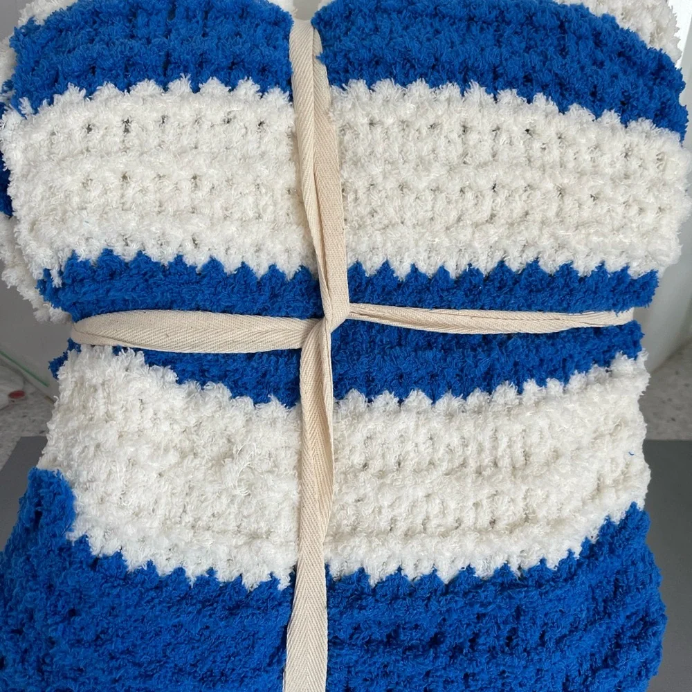 Indianapolis Colts Cable Knit Throw Blanket 50x60 Blue &White Striped NFL - NEW